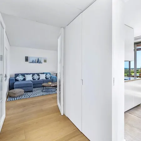 Vilamoura Luxury Retreat With Pool, Garden And Near Quarteira