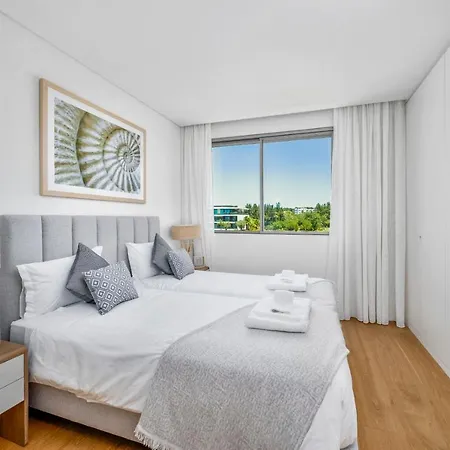 Apartment Vilamoura Luxury Retreat With Pool, Garden And Near *