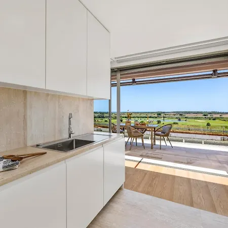 Vilamoura Luxury Retreat With Pool, Garden And Near