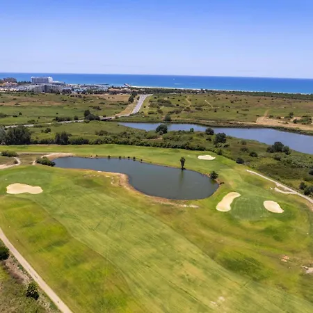 Vilamoura Luxury Retreat With Pool, Garden And Near